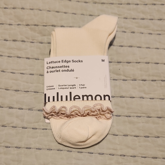 lululemon athletica Accessories - NWT Lululemon Lettuce Quarter Socks Size M